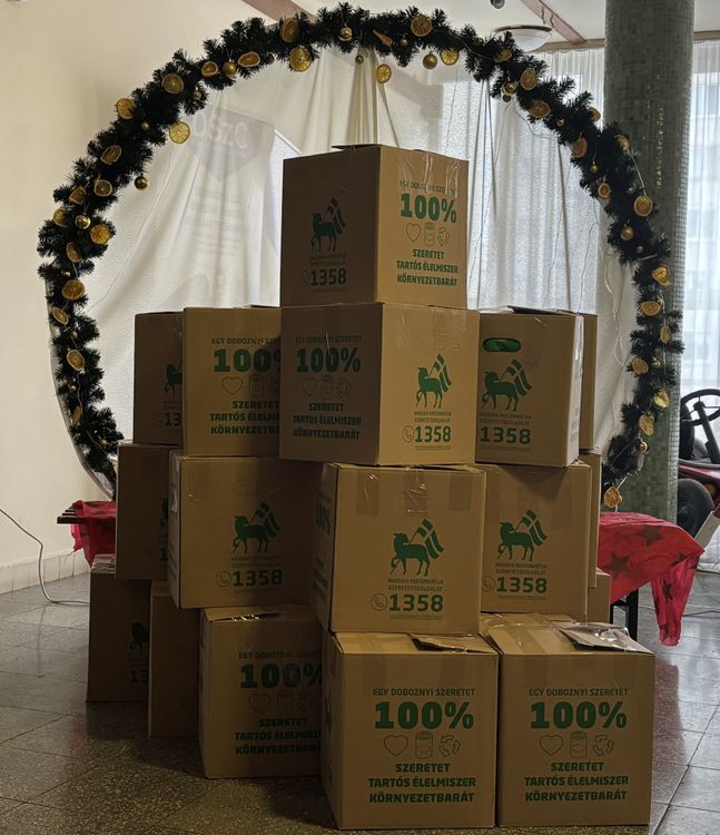 Iskolánk 20 szeretetdobozt töltött meg