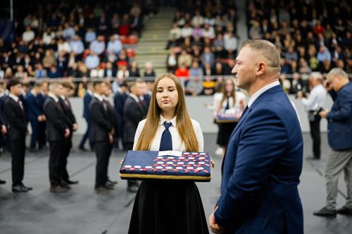 Felkerültek a szalagok