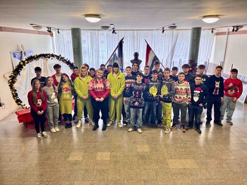 Ronda pulcsis nap a Brassaiban